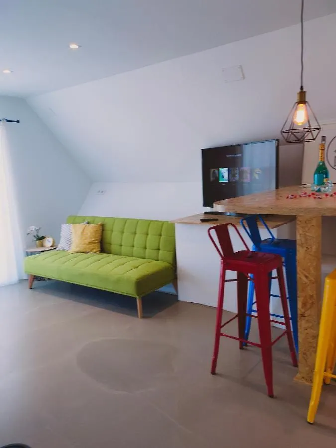 טורמולינוס Hexagon Apartment By Namaste Elite