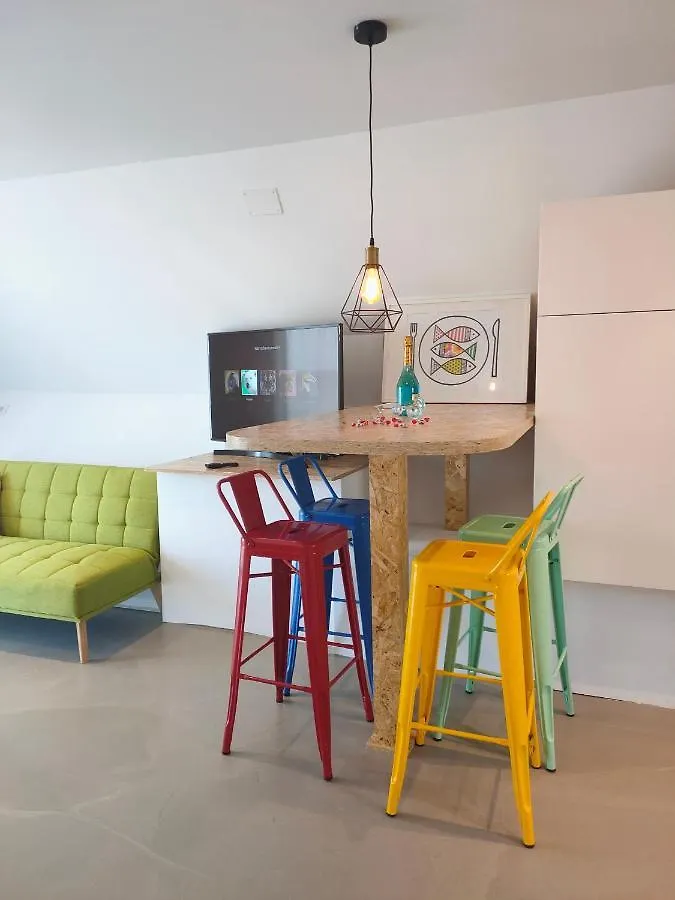 טורמולינוס Hexagon Apartment By Namaste Elite